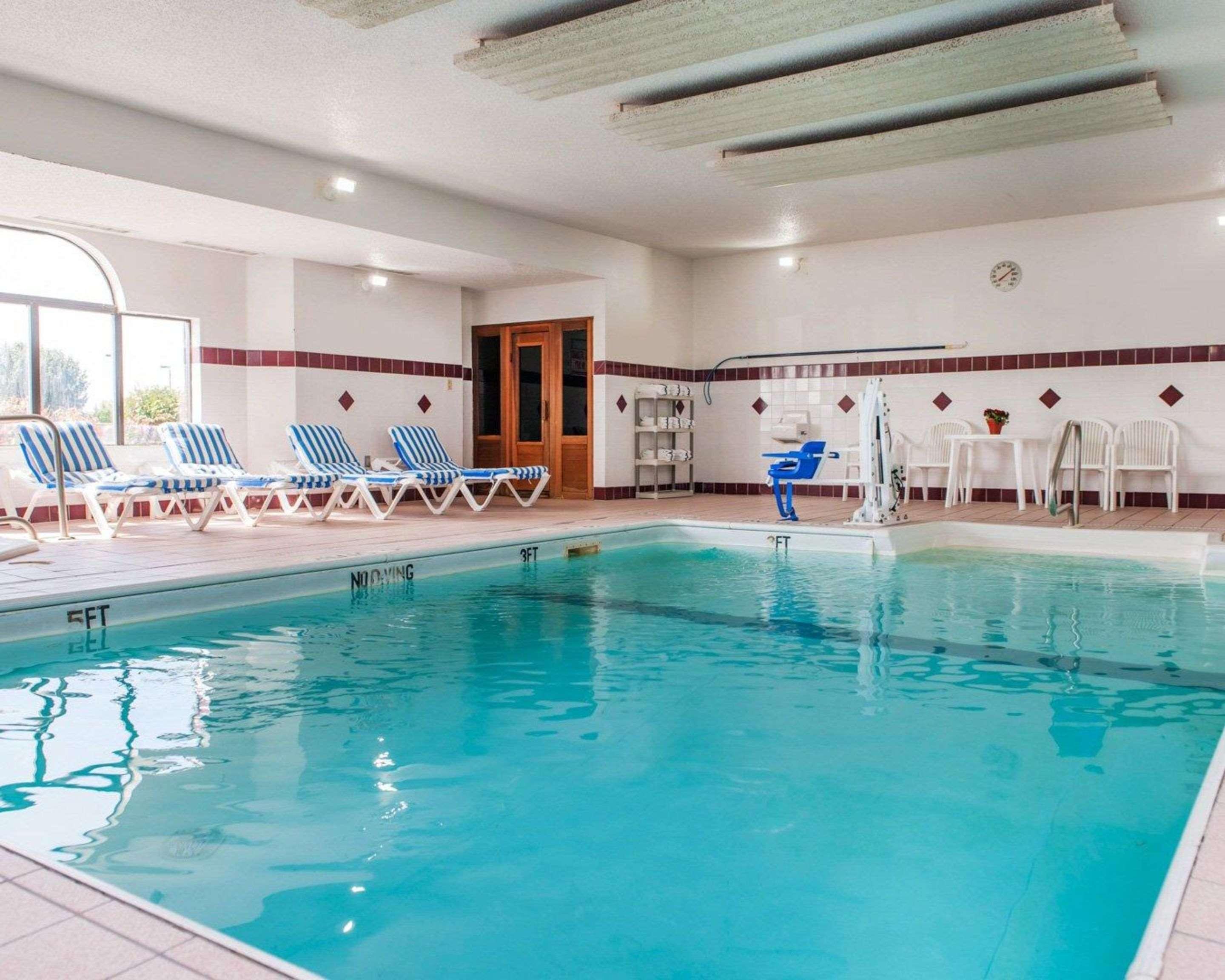 Sleep Inn Elkhart Bagian luar foto
